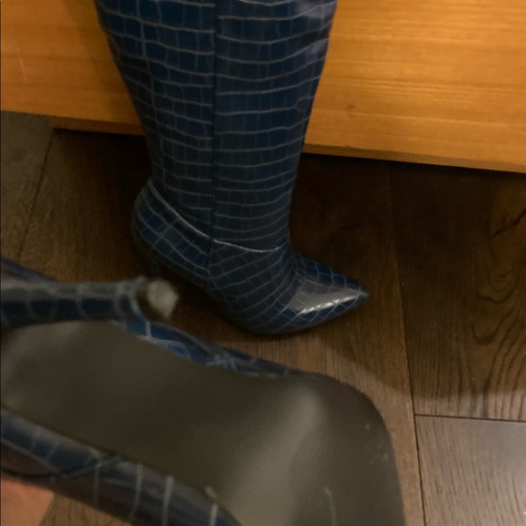 New, blue boots. Crocodile style - Picture 3 of 3